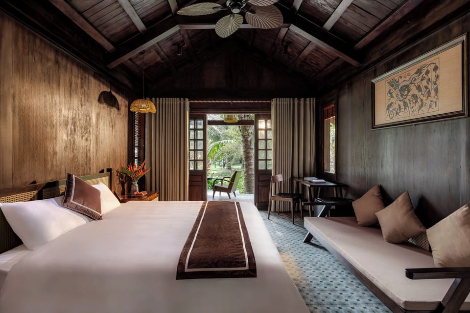  Luxury Double Room with Bath | Free minibar items, individually decorated, individually furnished, desk