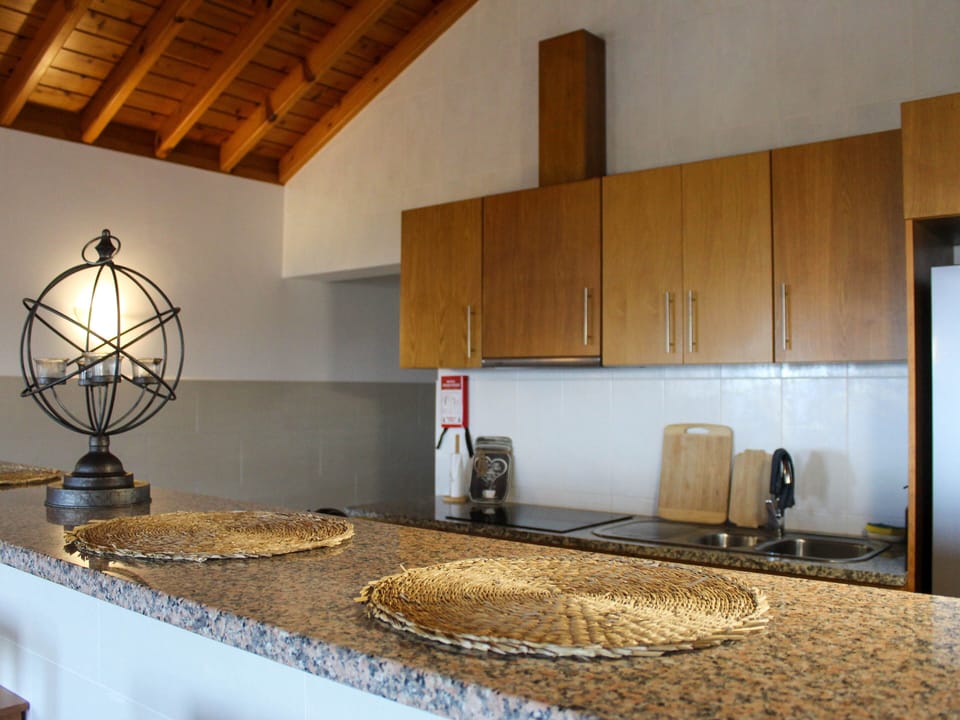 Espresso maker, electric kettle, toaster