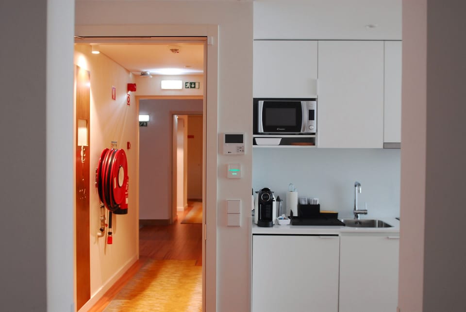 In-room safe, desk, soundproofing, free WiFi