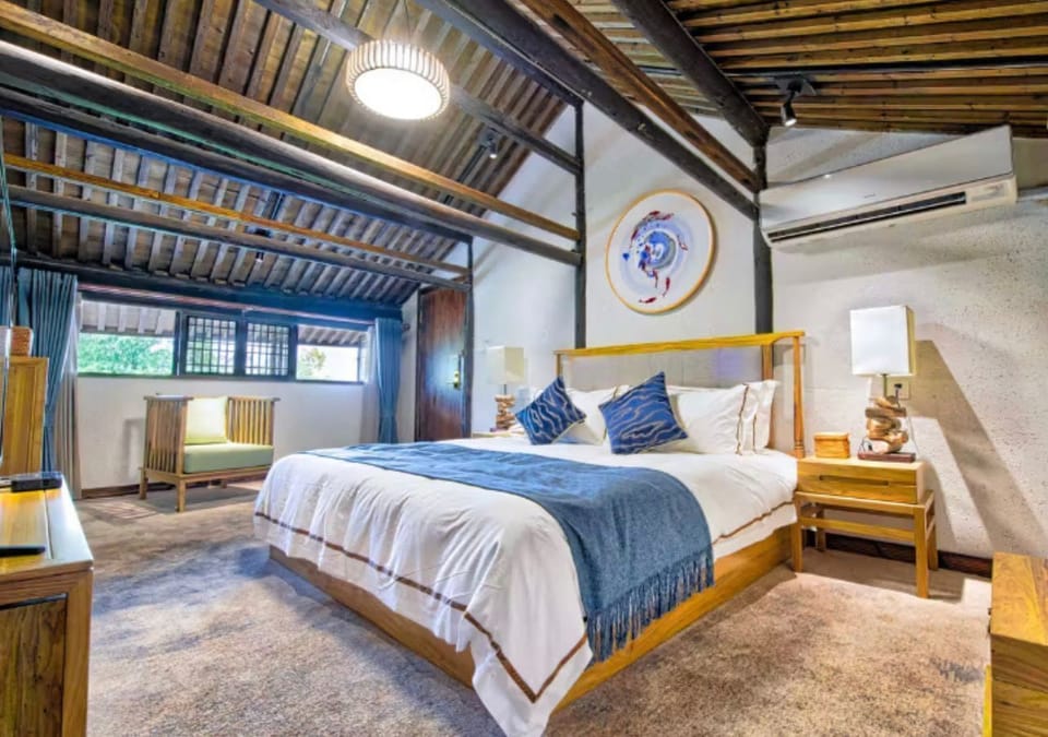 Comfort Single Room, Patio, Hill View | Desk, soundproofing, free WiFi, bed sheets