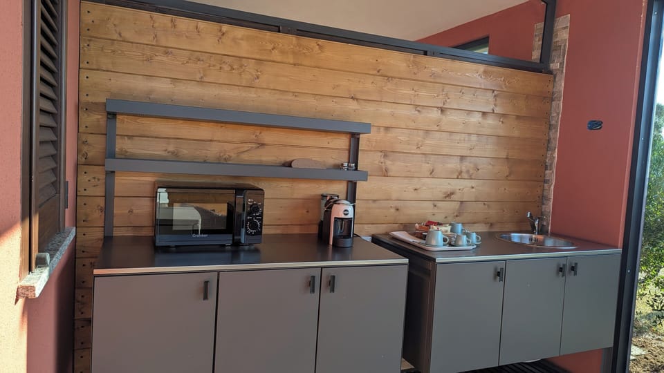 Superior Room | Desk, laptop workspace, free WiFi, bed sheets