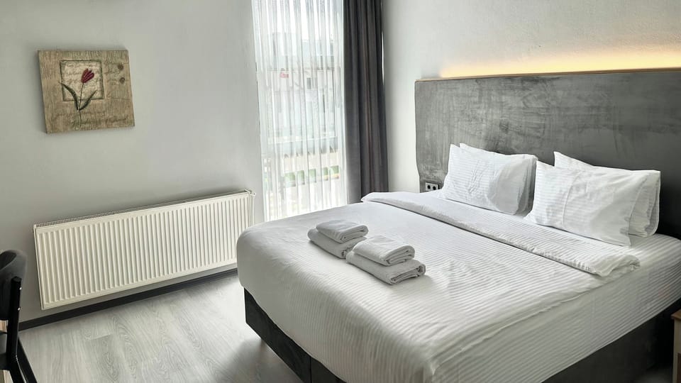 Standard Double or Twin Room, City View | Desk, free WiFi