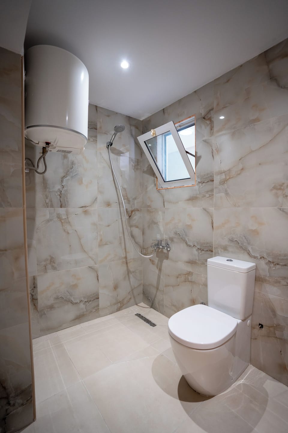 Superior Suite, 1 Bedroom, Hill View | Bathroom | Free toiletries, hair dryer, slippers, towels