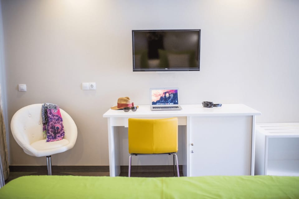 1 bedroom, in-room safe, free WiFi, bed sheets