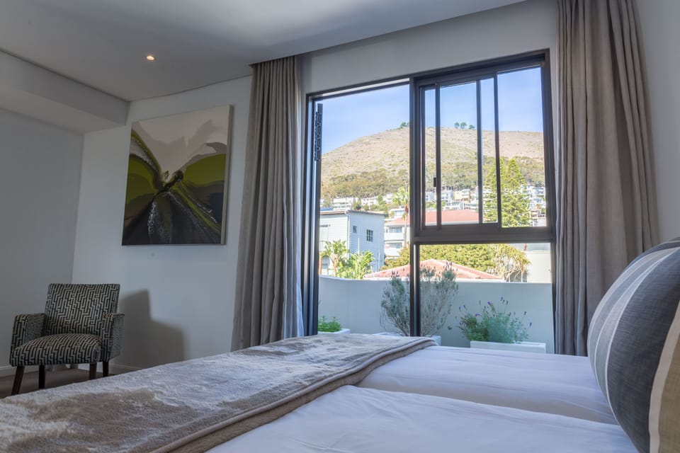 Deluxe Room | In-room safe, desk, iron/ironing board, free WiFi