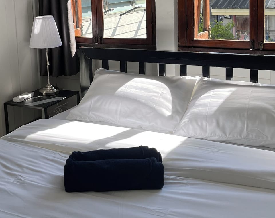 Classic Single Room, 1 Queen Bed, Non Smoking | Free WiFi