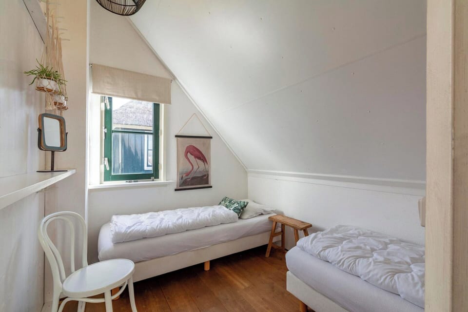 House | 2 bedrooms, individually furnished