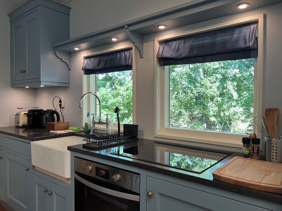 Comfort Apartment | Private kitchen | Coffee/tea maker, electric kettle
