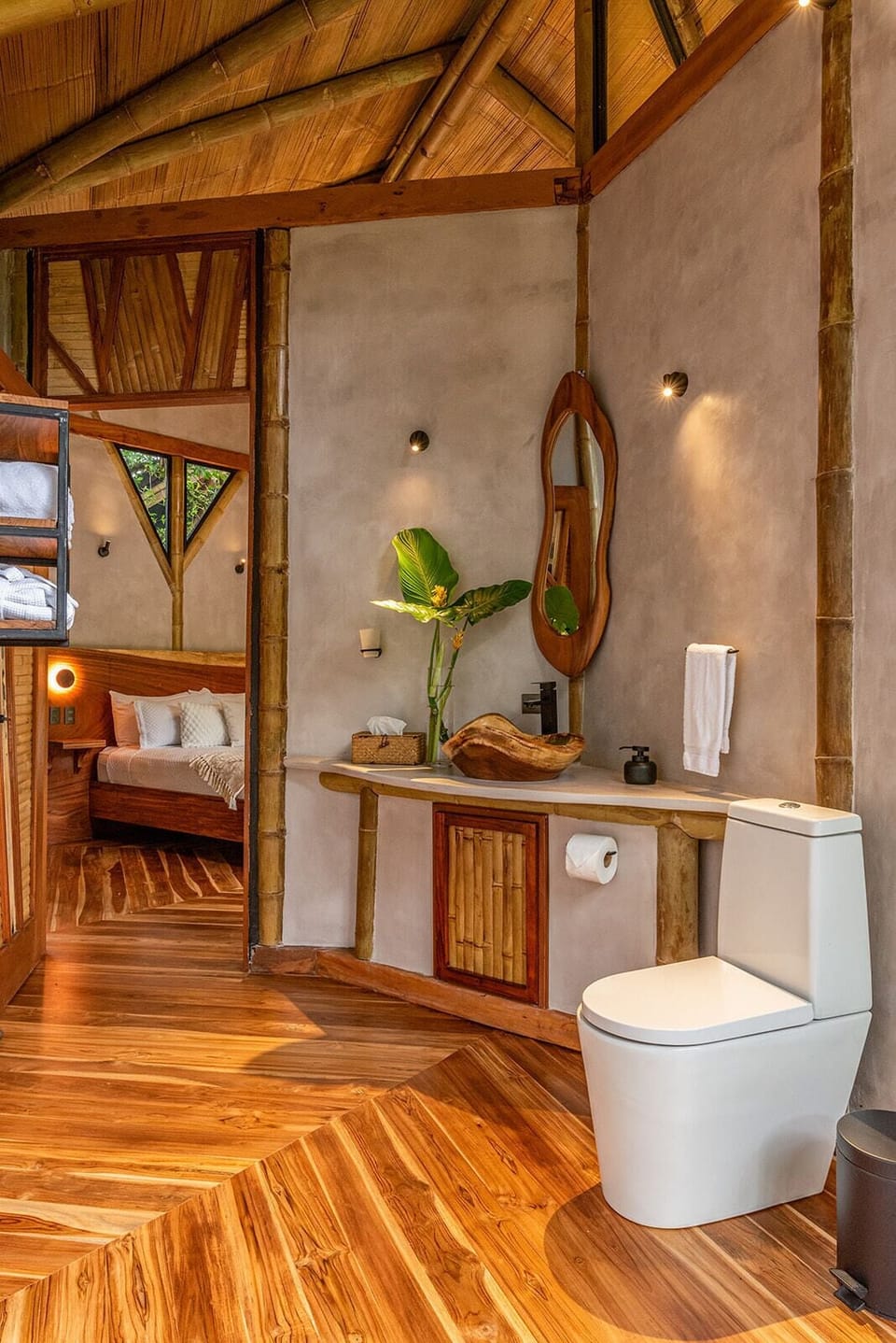 Tree House, Mountain View | Bathroom | Shower, slippers, towels, soap