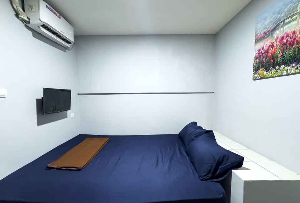 Standard Double Room | Desk, laptop workspace, free WiFi