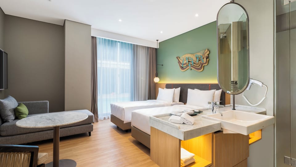 Deluxe Twin Room | In-room safe, desk, free WiFi, bed sheets
