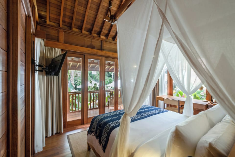 Suite, 1 Queen Bed | 1 bedroom, in-room safe, iron/ironing board, free WiFi