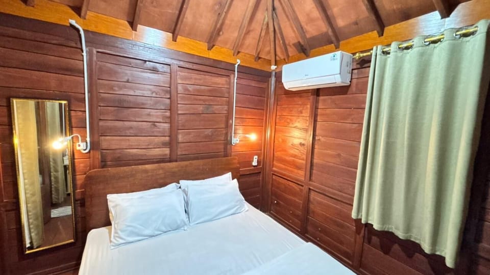 Classic Duplex, Mountain View | 1 bedroom, desk, free WiFi, bed sheets