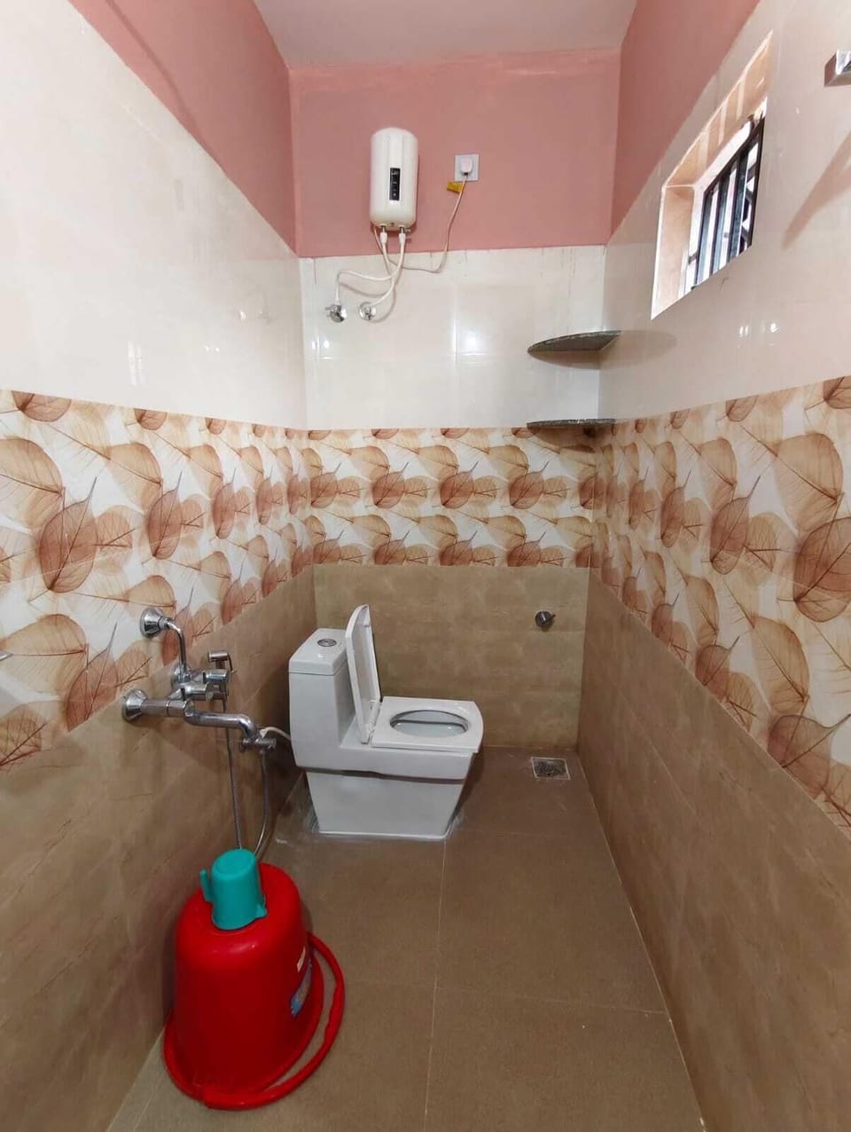 Double Room | Bathroom | Shower, free toiletries, towels, soap