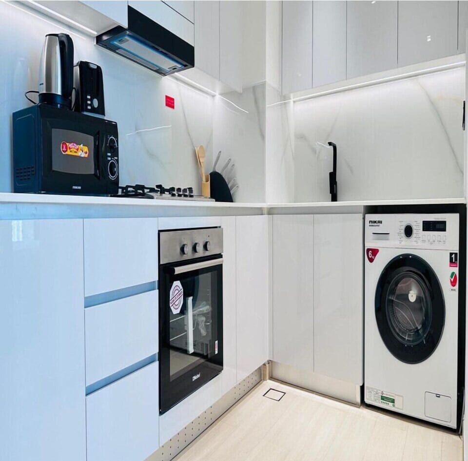 Apartment, 1 Bedroom | Private kitchen | Fridge, microwave, oven, stovetop