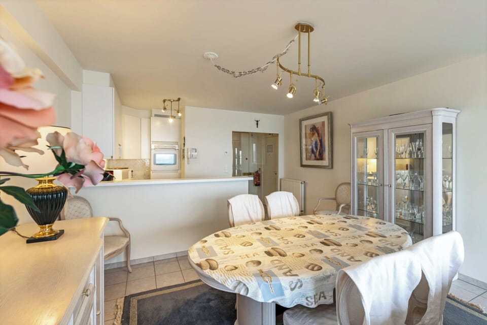 Apartment | Dining