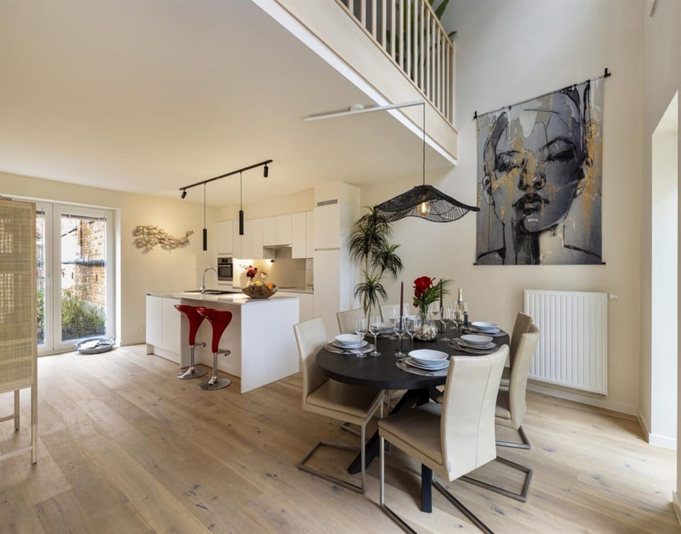 Apartment | Dining
