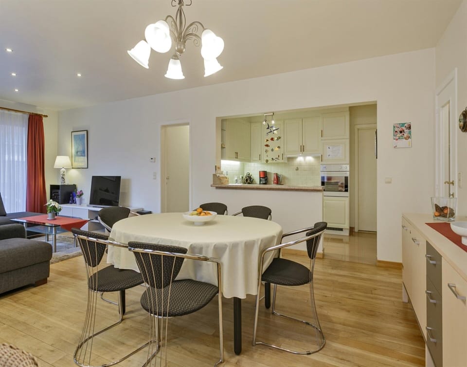 Apartment | Dining