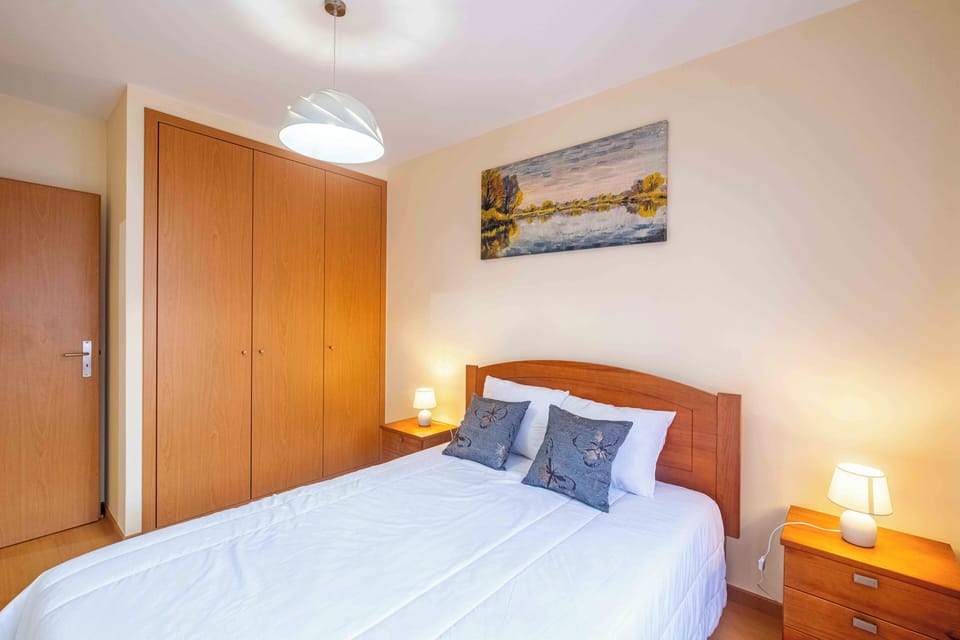 3 bedrooms, soundproofing, iron/ironing board, free WiFi