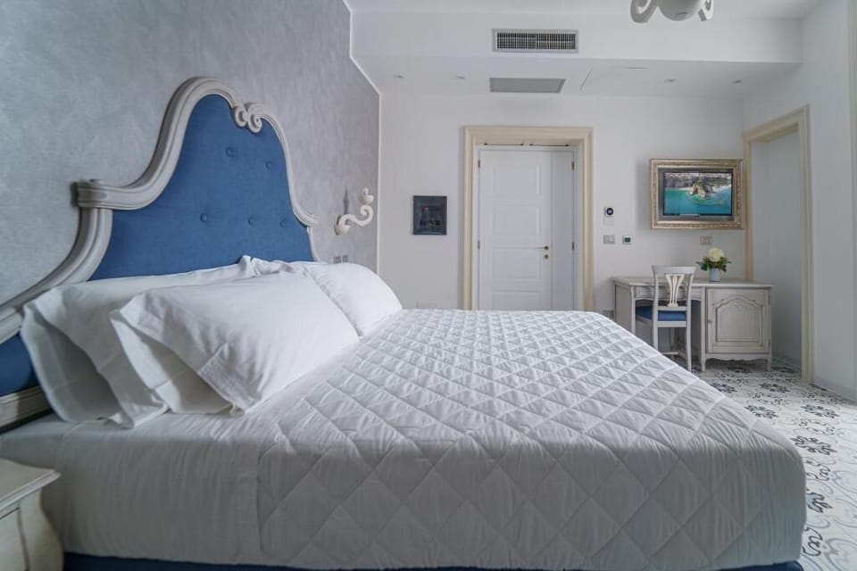 Deluxe Double Room, City View | Soundproofing, free WiFi