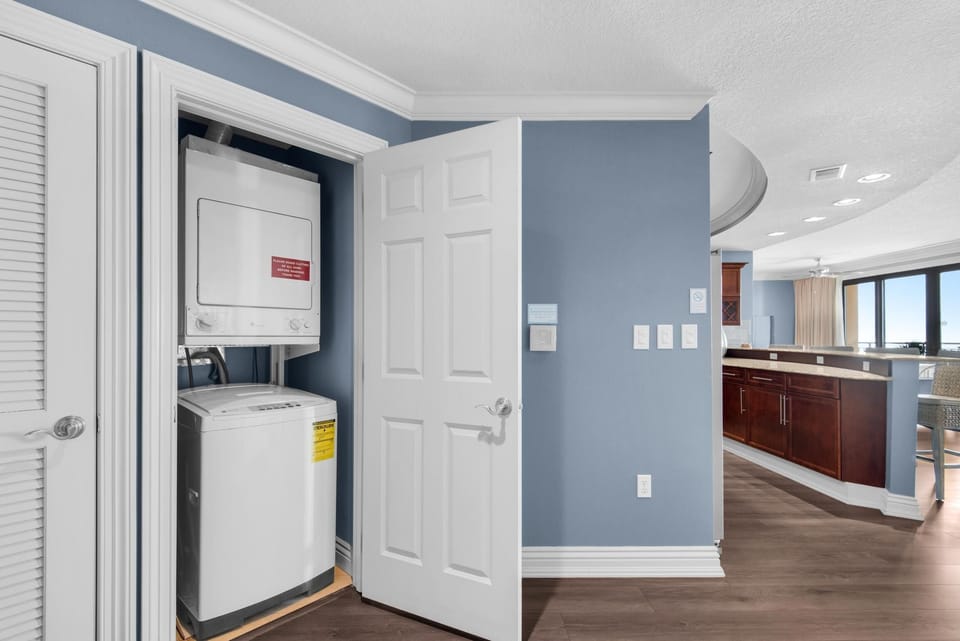 Condo, Multiple Beds (Emerald Grande W625) | Interior