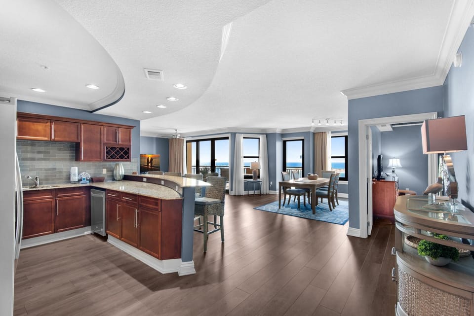 Condo, Multiple Beds (Emerald Grande W625) | Interior