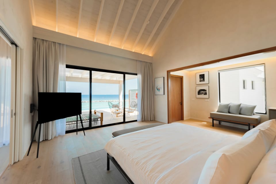 Water Pool Villa | In-room safe, desk, laptop workspace, blackout drapes
