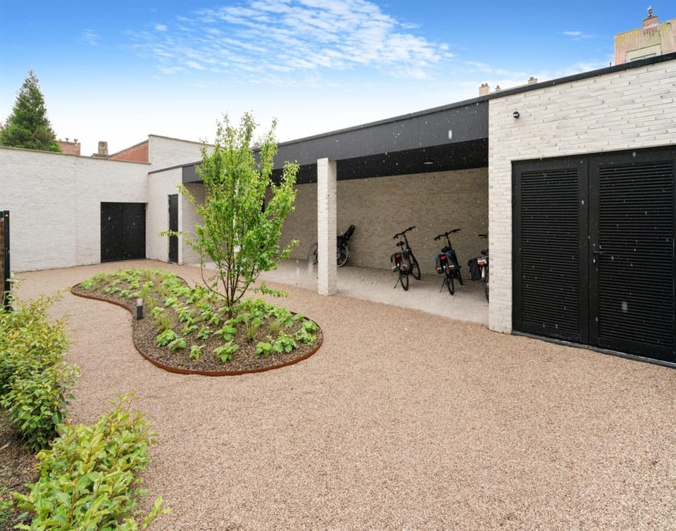 Apartment | Garden