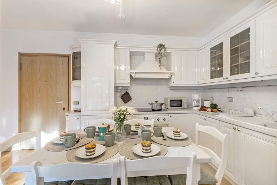 Family Apartment, Multiple Bedrooms (Riva's Garden Home) | Dining