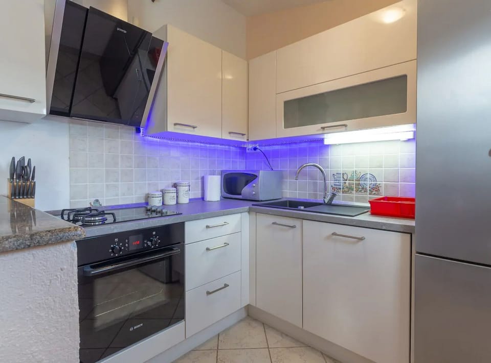 House (Four Bedroom Holiday Home with Pool a) | Private kitchen | Fridge