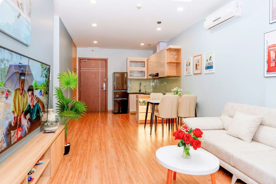 Luxury Apartment, 2 Bedrooms, City View | Living area