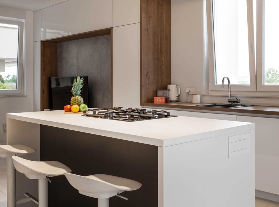 Apartment (Three Bedroom Apartment with Sea View) | Private kitchen | Fridge