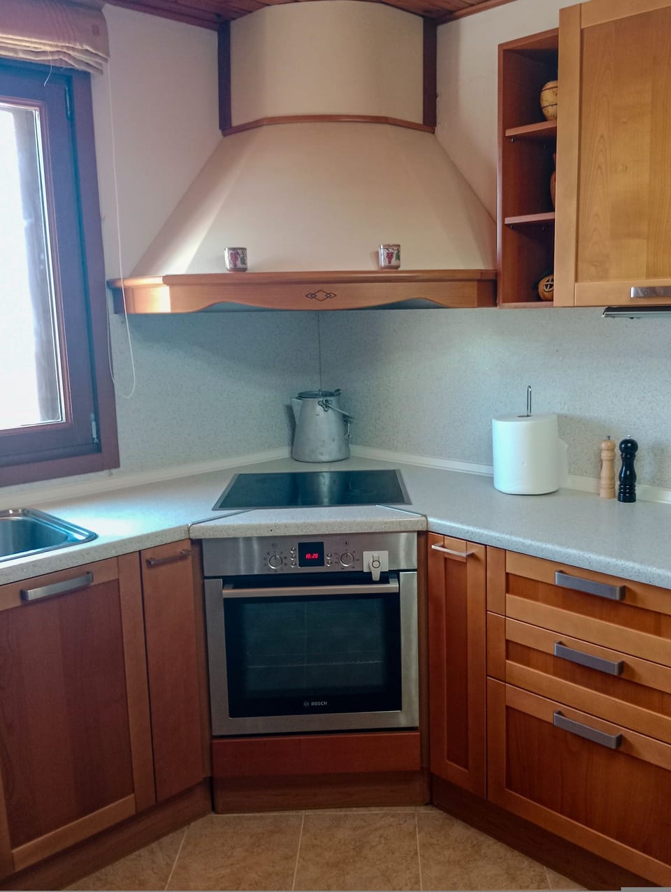 House | 4 bedrooms, desk