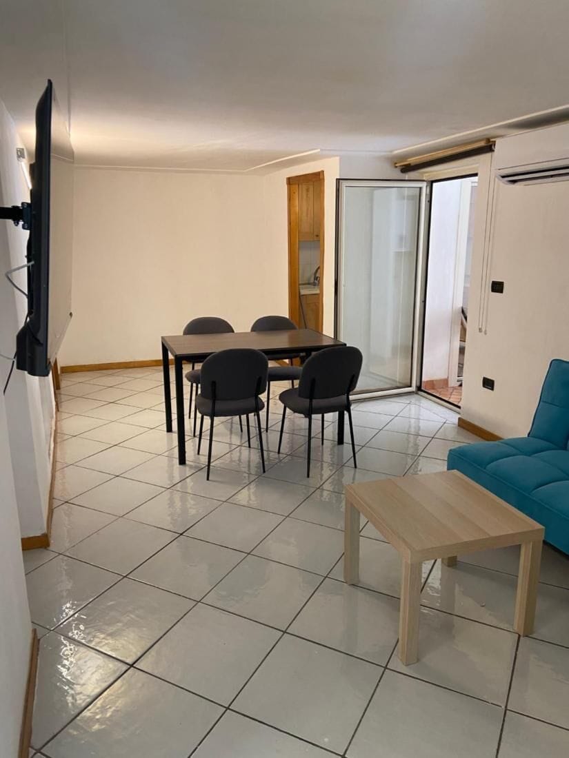 Apartment, 2 Bedrooms, Smoking, Balcony | Interior