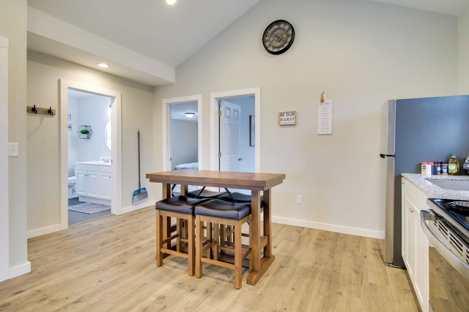 House (3 Bedrooms) | Interior