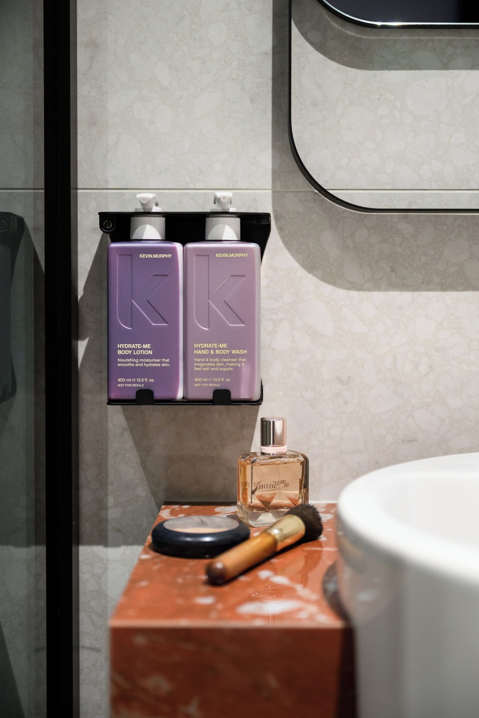 TRIBE MAX | Bathroom | Rainfall showerhead, hair dryer, towels, soap