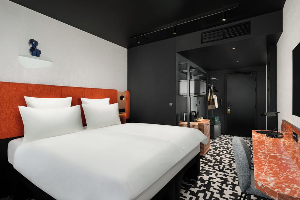 TRIBE ESSENTIAL | Premium bedding, memory foam beds, in-room safe, desk