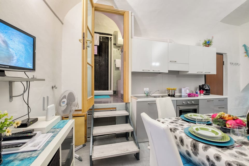 Standard Studio (Oltremare) | Private kitchen | Fridge, microwave, oven, stovetop