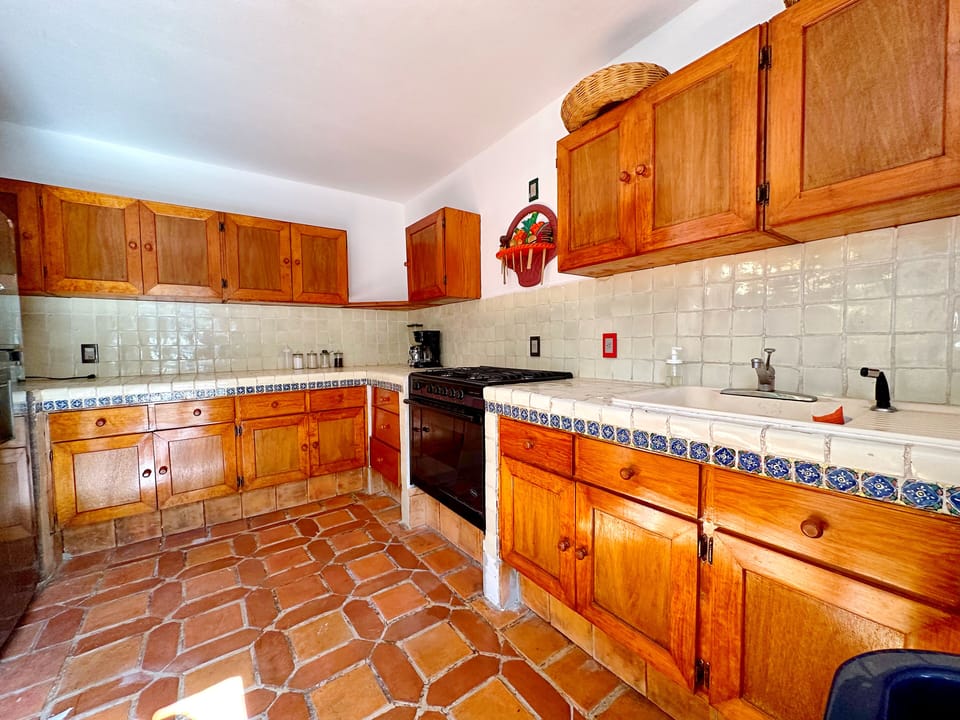 Family House, Lake View | Private kitchen