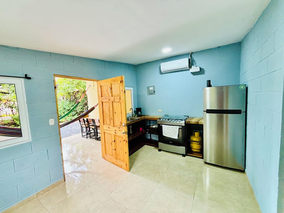 Family Apartment, Courtyard View | Private kitchen | Shared microwave