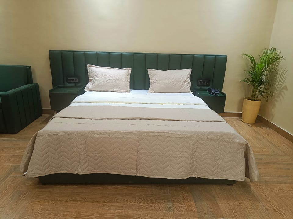 Superior Room, 1 Bedroom, Patio, Garden View | Premium bedding, desk, rollaway beds, free WiFi