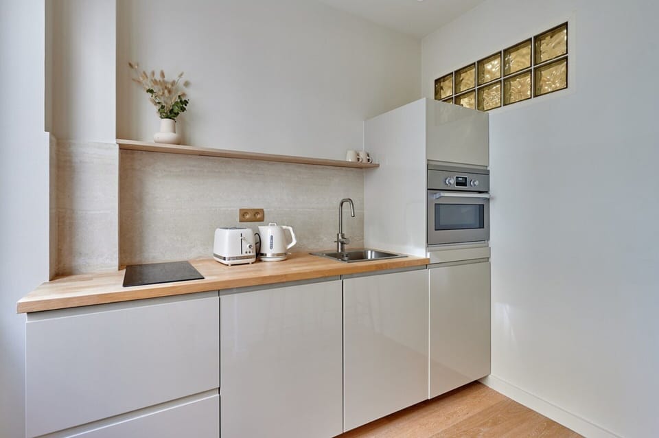 Apartment | Private kitchen | Cookware/dishes/utensils