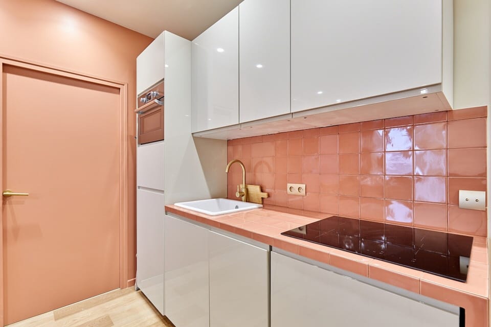 Apartment | Private kitchen | Fridge, microwave, oven, stovetop