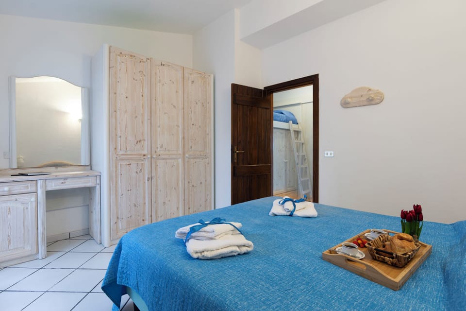 Family Apartment, 1 Bedroom, Microwave (Sandy Bear Guesthouse) | 1 bedroom
