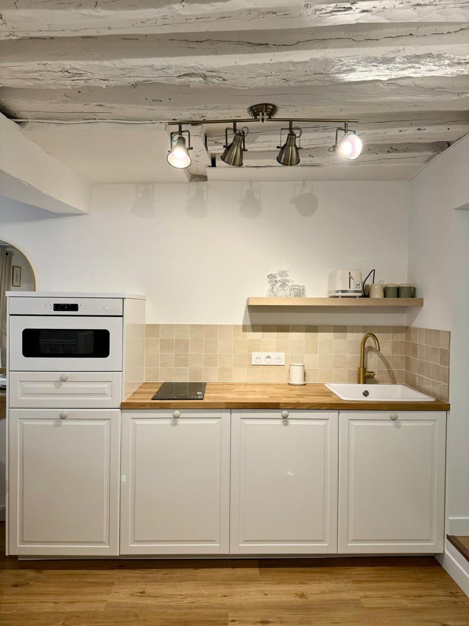 Apartment | Private kitchen | Cleaning supplies