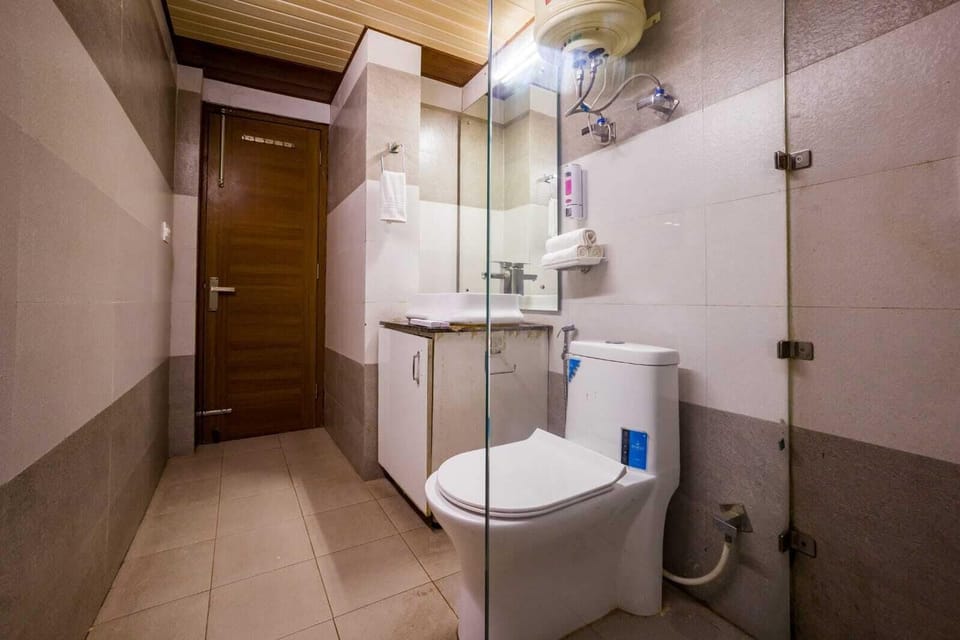 Deluxe Room | Bathroom