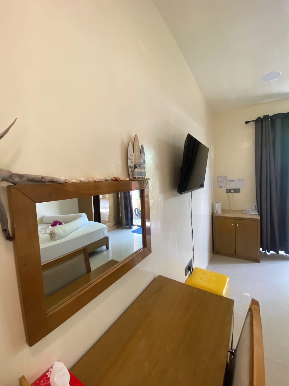 Deluxe Twin Room, 1 Queen Bed, Courtyard View | In-room safe, desk, laptop workspace, iron/ironing board