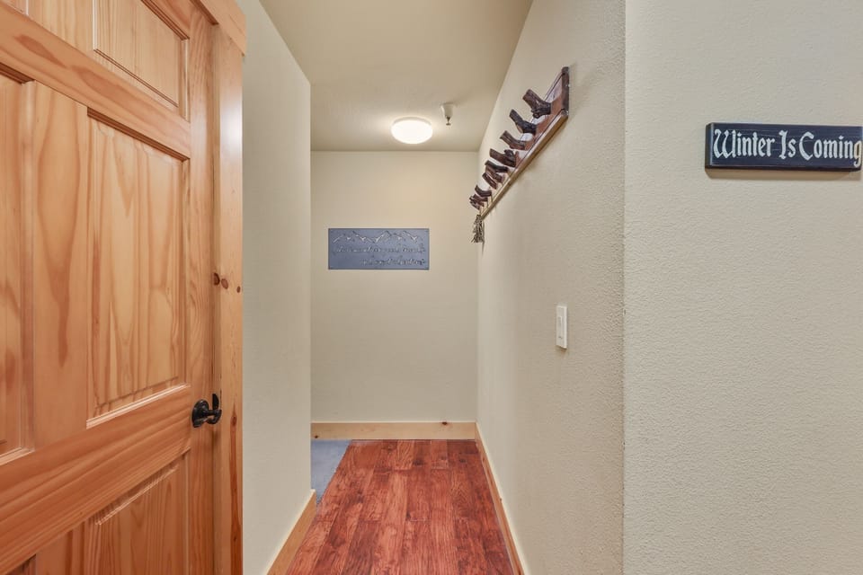 Condo, 3 Bedrooms | Interior