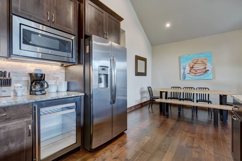 Condo, 3 Bedrooms | Private kitchen | Fridge, oven, toaster