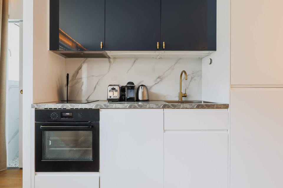 Apartment | Private kitchen | Fridge, microwave, oven, stovetop